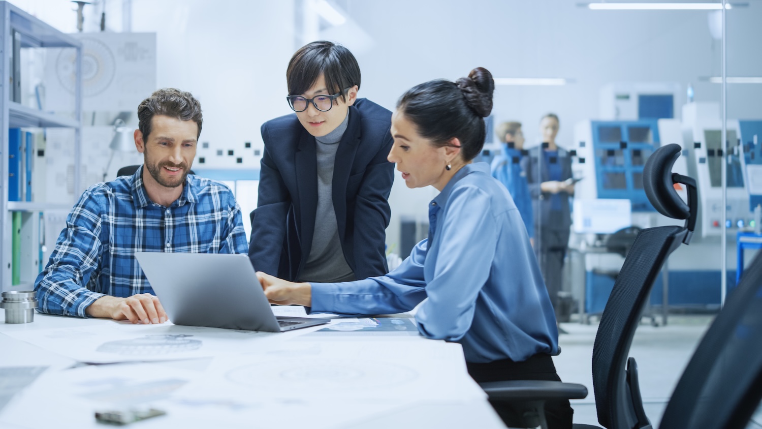 Modern,Factory,Office,Meeting:,Female,Project,Manager,,Asian,Branch,Supervisor